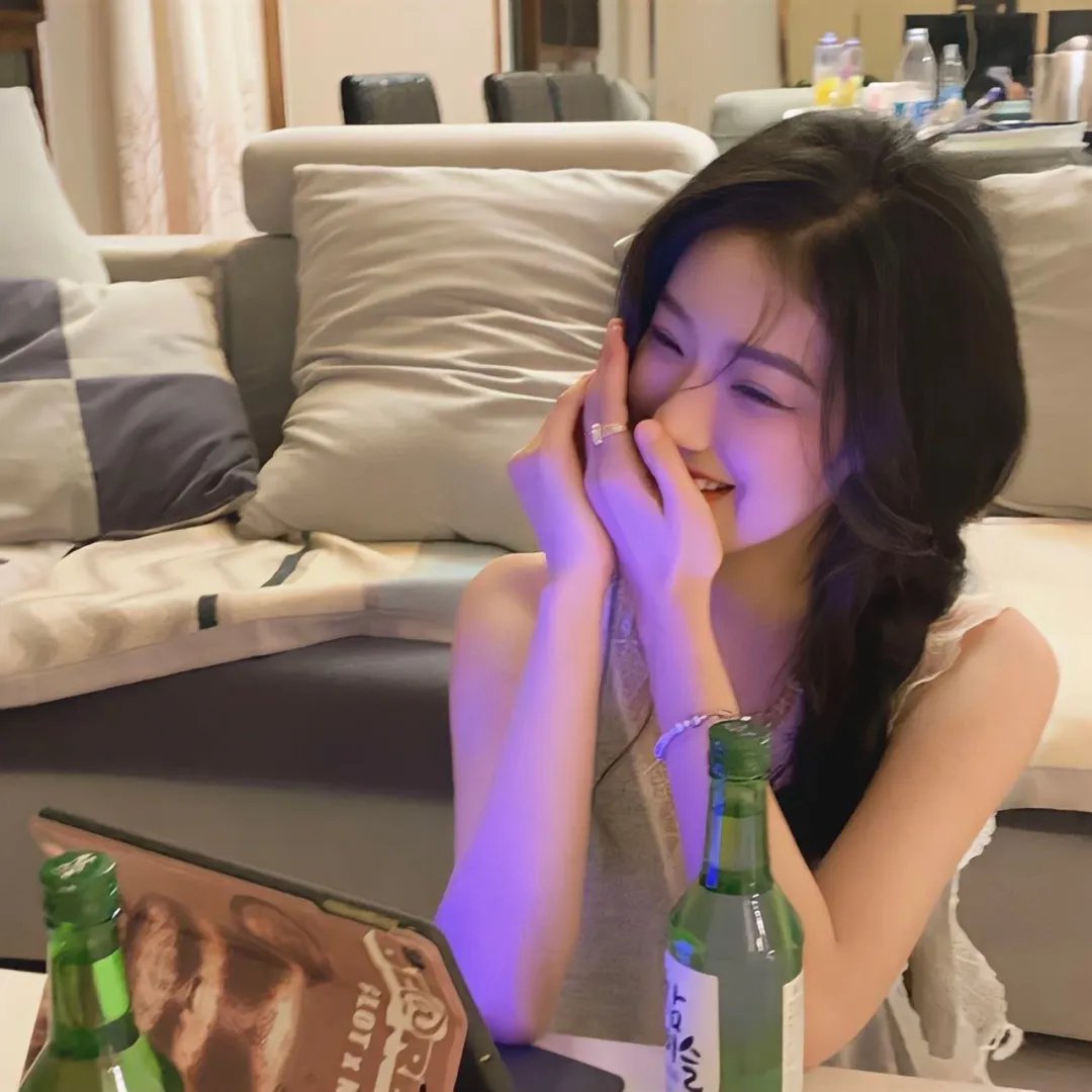 某影帝之子又出大瓜：出道颜值引争议，人设崩塌，整整一周